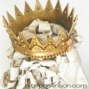 Regal Crown image 3