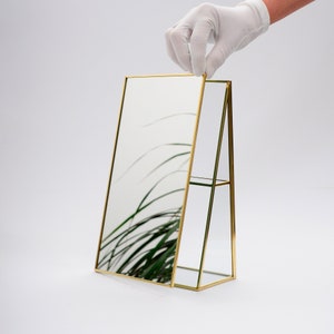 Espejo de maquillaje de tocador de 12 x 8 x 3 pulgadas, organizador de escritorio de latón dorado