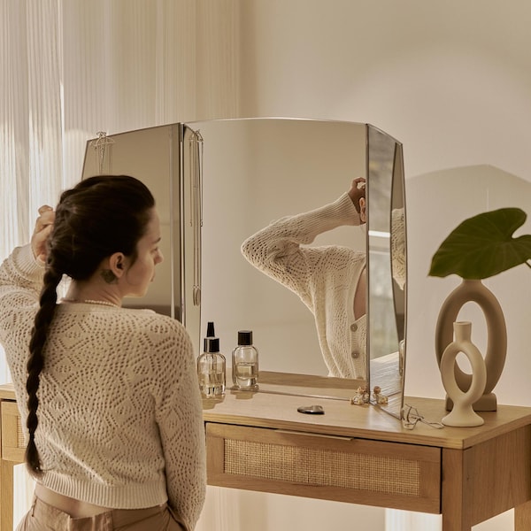Espejo de maquillaje de 91 x 61 cm, plateado, decorativo, de sobremesa, escandinavo, portátil, estilo bohemio moderno.