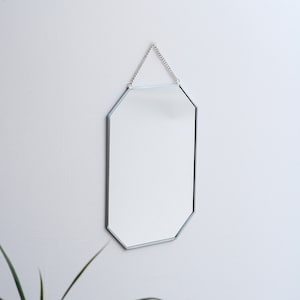 Espejo de pared plateado de 11 x 8 pulgadas para baño, decoración bohemia, estilo nórdico, maquillaje dorado con colgador de pared decorativo