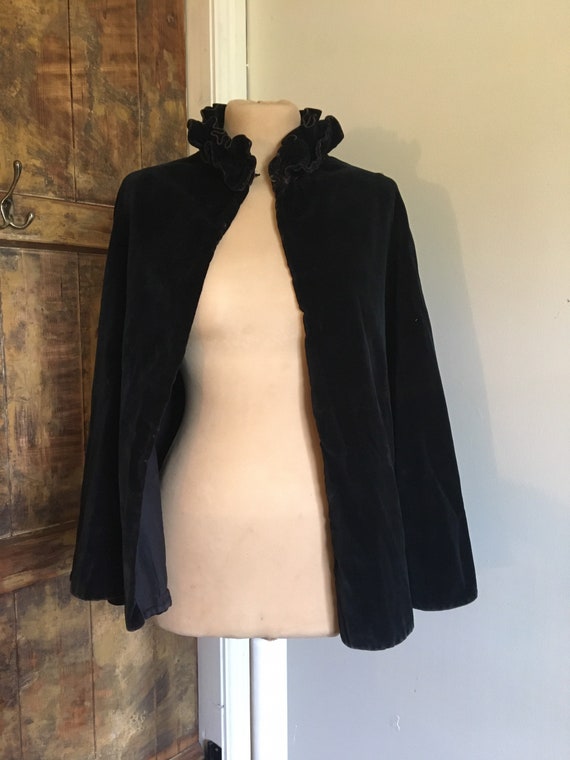 Victorian velvet cape / Edwardian velvet cape / an