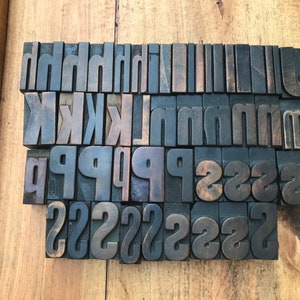4,5 CM - Lettres en bois ancienne lettre imprimerie de H à S   typographie wood type letter press