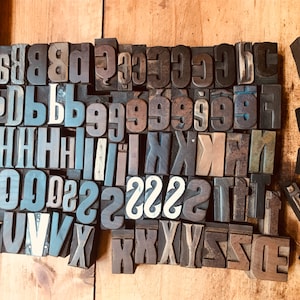 3,5 CM - Lettres en bois ancienne lettre imprimerie DE A à T   typographie wood type letter press