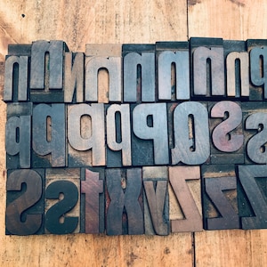 5,5 CM - Lettres en bois ancienne lettre imprimerie de N à Z   typographie wood type letter press