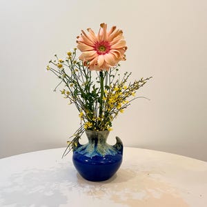 ヴィンテージ ALPHO ハンドル付き花瓶、青と黄土色の炎砂岩アールデコ セラミック アルフォンス ムートン 12 cm - 5 インチ Artisanat d'Art