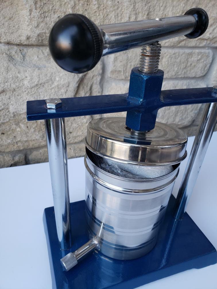 Welles Juice Press for sale Only 3 left at 75