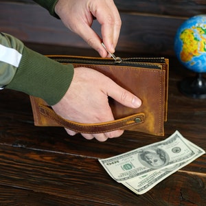 Long portefeuille en cuir personnalisé, pochette en cuir avec poignée, porte-monnaie minimaliste à fermeture éclair, porte-monnaie gravé pour homme, cadeau pour papa