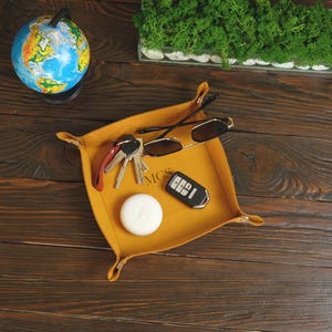 Personalized Leather Tray, Custom Catch All Tray for Men, Valet Tray, Christmas Gift for Dad Husband, Housewarming Gift for Him, Home Decor