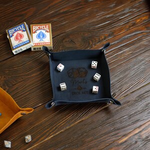 Acessórios de jogo para RPG, tapete de rolamento de dados personalizado, suporte de dados DnD, presente para jogador de cartas, bandeja de dados de couro personalizada, presente para marido