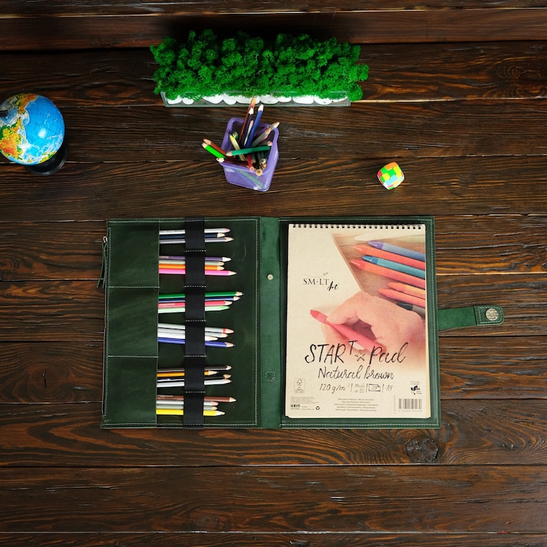 Personalized Artist Gift, Custom Sketchbook Cover, Forest Green Sketch Book Holder, Drawing Portfolio, Gift for Painter, Leather Sketch Pad image 3