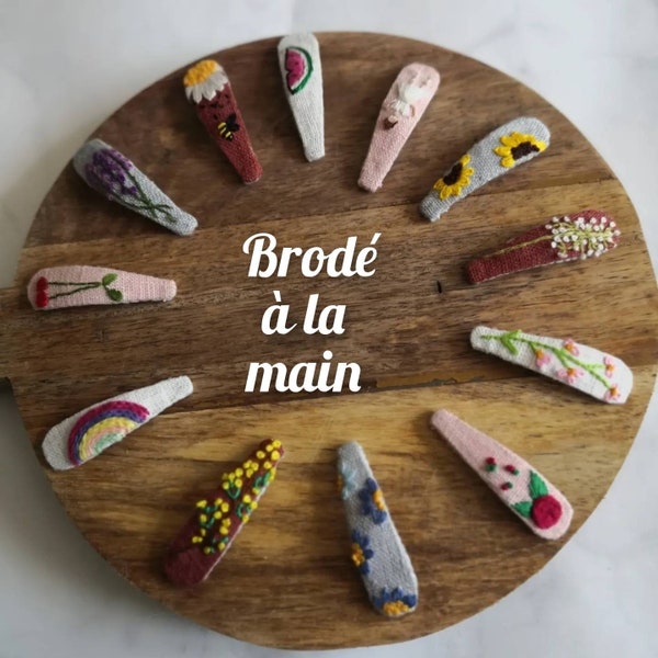 Barrette cheveux femme /fillette brodée à la main. 12 modèles