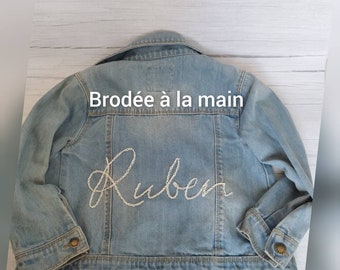 Veste en jean personnalisable brodée à la main mixte. Upcycling