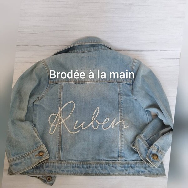 Veste en jean personnalisable brodée à la main mixte. Upcycling