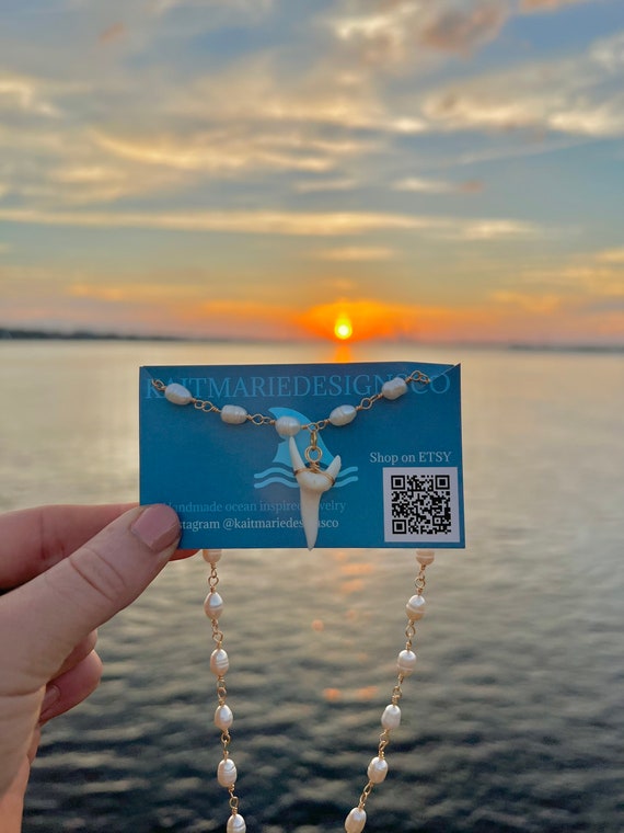 アクセサリー mako Freshwater Pearl X Mako Shark Tooth Necklace - Etsy