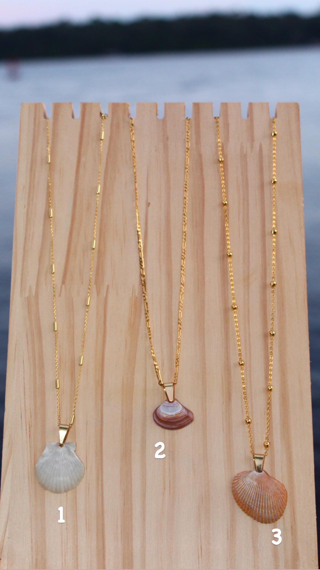 IMG_0448.heic?v=1679593880 Quiet Luxury Coastal Nautical 18k Gold Plated Seashell Necklace Jewelry display picture 1