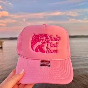charlie southern: shake that bass trucker - camo