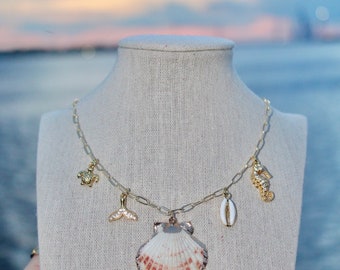 14K Gold Plated Shell Charm Necklace / Summer Charm Necklace / Beach Charm Necklace