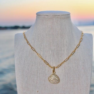 Collana di conchiglie d&#39;oro