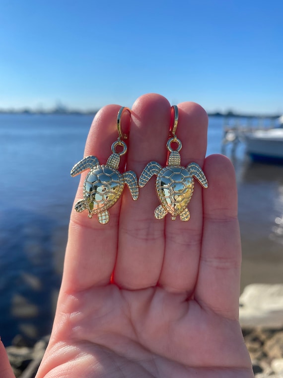 14k gold 2024 turtle earrings
