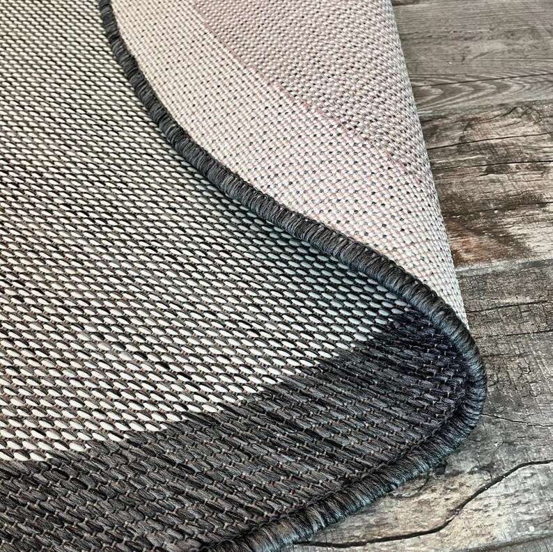 Modern Round Checkered Black and White Area Rug Durable Indoor/outdoor