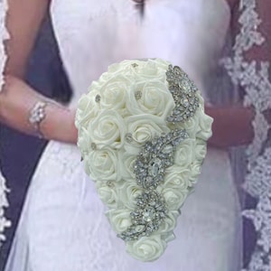 Made to order Brooch Bouquet l Waterfall Bouquet l Cascading Bouquet l Wedding Flowers l White Silver Bouquet l Quinceanera bouquet l Broom