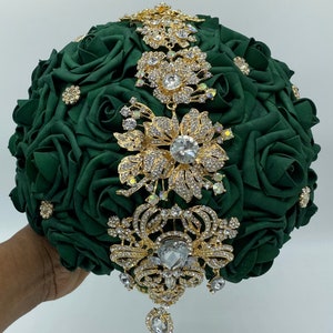 Made to order Emerald Green Bouquet l Brooch Bridal Bouquet l  Quinceanera bouquet l Boutonniere l Corsage l Wedding bouquet l Wedding Broom