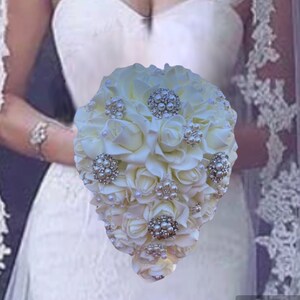 White Brooch Bouquet l Ivory Bridal bouquet l Waterfall bouquet l Cascade bouquet l Wedding l Boutonnière l Corsage l Quinceanera bouquet