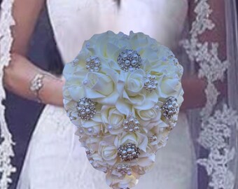 White Brooch Bouquet l Ivory Bridal bouquet l Waterfall bouquet l Cascade bouquet l Wedding l Boutonnière l Corsage l Quinceanera bouquet