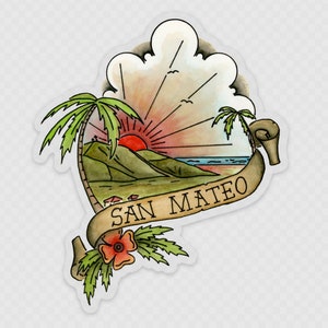 Könnte beinhalten: Eine Aquarellillustration eines Sonnenuntergangs über einem Strand mit Palmen, einem Berg und einem Banner mit der Aufschrift "SAN MATEO".