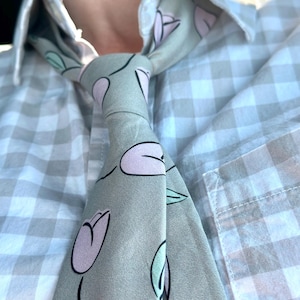 Cravate pour femme. Haute qualité