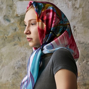 Tuch aus 100% Seide (Satin) mit Originalmalerei. Steht für Versand bereit.