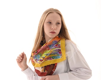 100% silk (Twill) scarf with original painting based on Klimt&#39;s painting &quot;Kiss&quot;. Available for shipping.