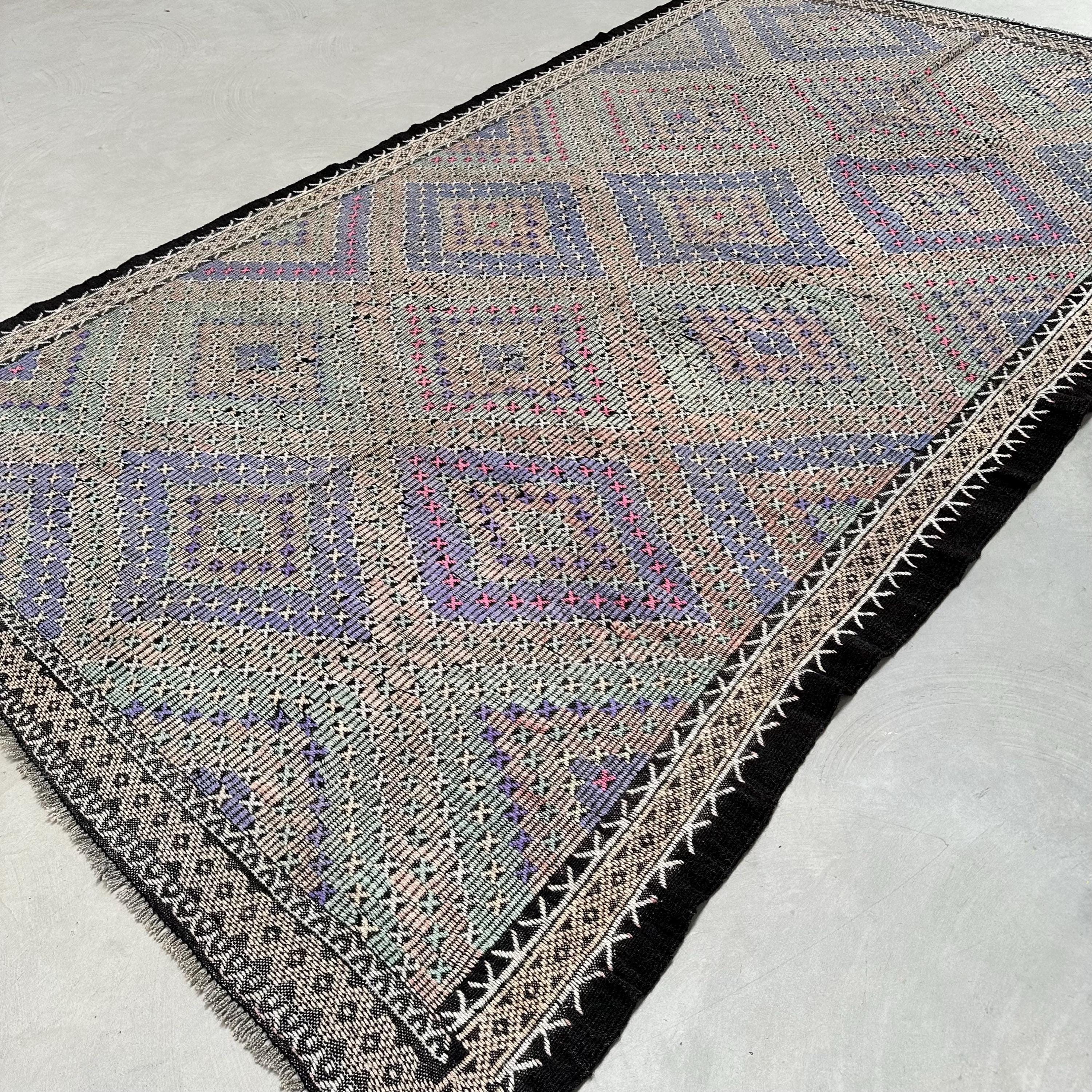 ヴィンテージキリム大型ラグ 6.1x10.8フィート (185 x 328 cm)、トルコ