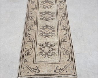 Accent Rugs Vintage Turkish Faded Anatolian For Entry 2.8x6.3 ft Beige Neutral Turkish Wool Oriental Farmhouse Decor Natural Organic Aztec