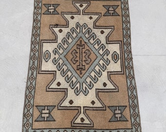 Vintage Rug Turkish Small Rugs Antique For Bathroom 2x3 ft Beige Wool Entry Aztec Vintage Oushak Decorative Vintage Handmade Door Mat