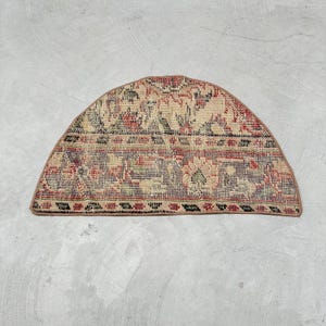Antique Turkish Rug, Half Circle Mat, 45x74cm Entry Rug, Vintage Turkish Decor, Small 1x2ft Accent Rug, Oushak Style Rug, Door Mat