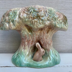 Vaso da parete Sylvac Pocket in ceramica con motivo coniglio, albero, fauna, stile Mid-Century Kitsch, da collezione, 6 x 7,5 pollici.