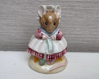 Beswick Beatrix Potter Ceramic Figure " The Old Woman who Lived in a Shoe " c1983
