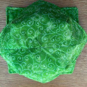 Microwave Bowl Cozy Set: Reversible Fabric Hot Pads, Grape & Lime Bild 3