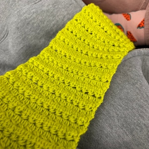 Scarf Crochet Pattern, Easy Crochet Pattern, One Hank Wonder, One Row Repeat, Crochet Pattern to Use With Any Yarn, PDF Instant, No Cars Go