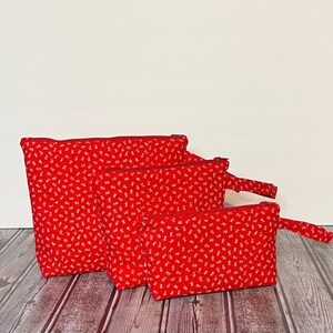 Umweltfreundliche handgefertigte rote Blumenkosmetiktasche, Toilettenartikelbeutel, Reisetaschen, Kosmetikorganizer, Kunsthandwerk, Allzweckbeutel-Geschenkidee!