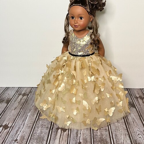 Robe de soirée Quinceanera à sequins dorés et tulle papillon doré, princesse Flower Girl, fabriquée à la main pour poupées américaines et autres poupées de 18 po