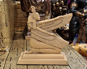 Vintage Ma'at Statue - Ancient Egyptian Goddess Maat with Feather of Justice - Altar Statue - 3.2'' / 8cm tall