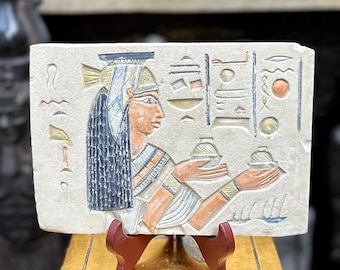 Koningin Nefertari plaquette - oude Egyptische kunst aan de muur - oude geschiedenis - gesneden stenen plaquette - Egyptische koningin