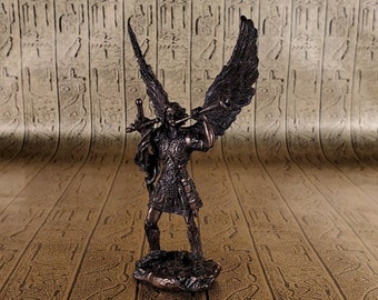 Mini estatua vintage de San Gabriel - Pequeño Arcángel Gabriel hecho a mano - Mini estatua de altar - 4.7 '' / 12cm de altura