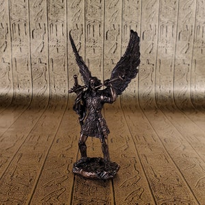 Vintage St. Gabriel Mini Statue - Small Hand-Crafted Archangel Gabriel - Mini Altar Statue - 4.7&#39;&#39;/12cm tall