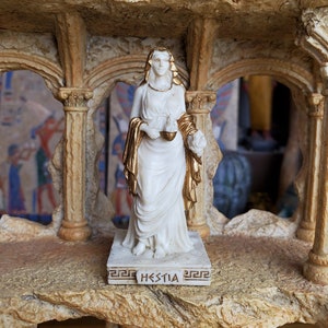Vintage Hestia Mini Statue - Greek Goddess Hestia Hand-Painted Mini Altar Statue - 3.5&#39;&#39;/9cm tall