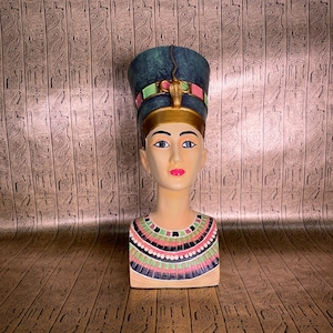 Queen Nefertiti Bust Statue - Hand-Painted Replica Bust of Ancient Egyptian Queen Nefertiti