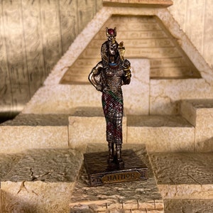 Vintage Hathor Mini Statue - Small Hand-Painted Ancient Egyptian Goddess Hathor - Mini Altar Statue - 3.5&#39;&#39;/9cm tall!