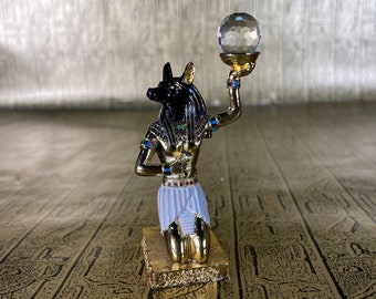 Vintage Gold Anubis Mini Statue - Ägyptischer Gott Anpu hält Kristall - Massive Zinn Miniatur Figur